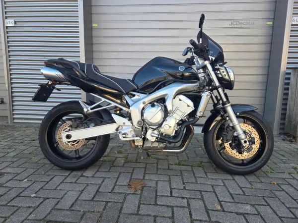 2004 Yamaha FZ 6 - €3,500 · Bidding (1/1)