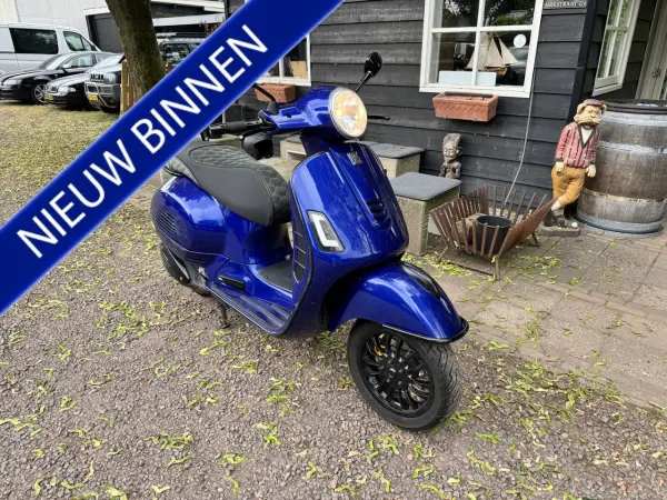 2018 Vespa GTS Touring 300 - € 3.350 (1/1)