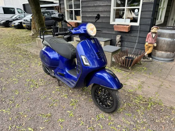 2018 Vespa GTS 300 - €3,350 (1/1)