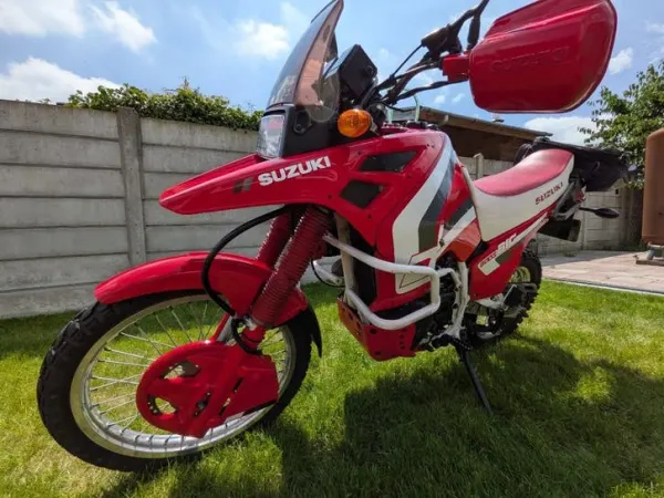 1990 Suzuki DR 800 - €3,750 · Bidding (1/1)