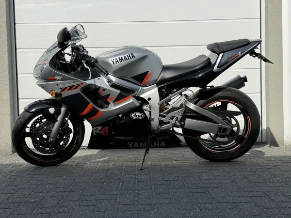 2000 Yamaha YZF-R6 - €3,250 (1/1)