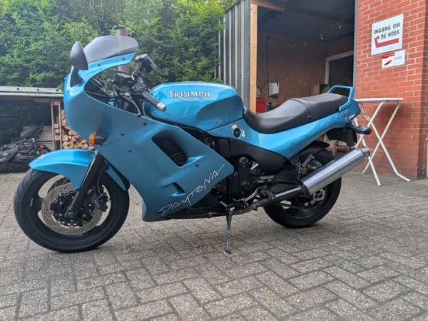 Year unknown Triumph Daytona 900-Sportieve Klassieker - €2,000 · Bidding (1/1)