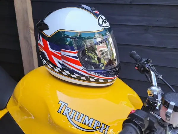2006 Triumph Speed Triple 955i - € 3.699 (1/1)