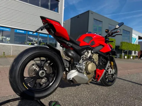2020 Ducati Streetfighter V4 - € 21.950 (1/1)