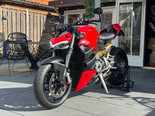 2023 Ducati Streetfighter V2 - €13,849 · Bidding (1/1)