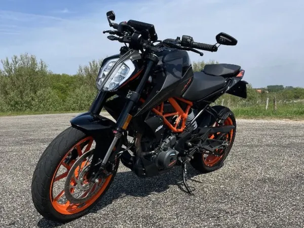 2022 KTM 390 Duke - € 3.600 · Bieden (1/1)