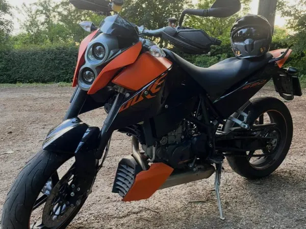 2011 KTM 690 Duke - €2,990 · Bidding (1/1)