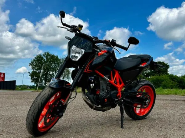 2016 KTM 690 Duke R - Bidding (1/1)