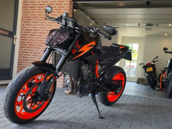 2020 KTM 890 Duke - € 10.100 · Bieden (1/1)
