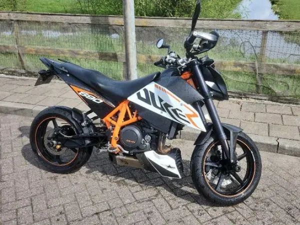 2011 KTM 690 Duke R - €3,750 · Bidding (1/1)