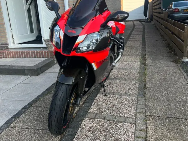 2004 Aprilia RSV 1000 R 2004 - €2,995 · Bidding (1/1)