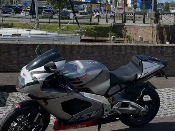 2002 Aprilia RSV Mille - € 3.700 (1/1)
