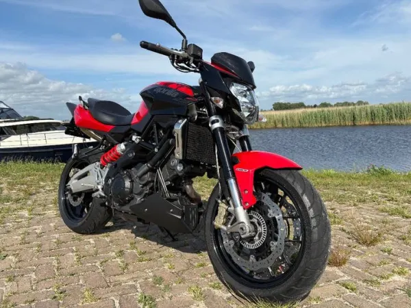 2016 Aprilia Shiver 750 - € 4.495 · Bieden (1/1)