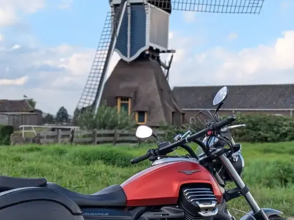 2018 Moto Guzzi California 1400 - €8,700 (1/1)