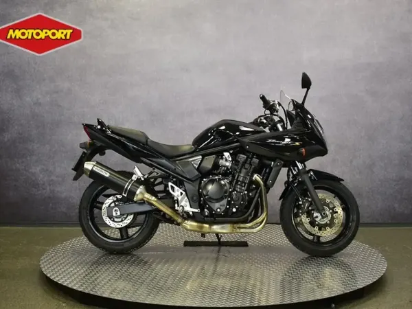 2016 Suzuki GSF 650 - € 5.299 (1/1)