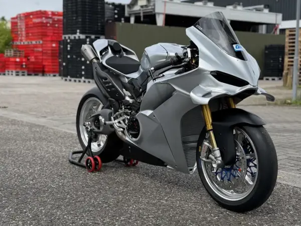 2025 Ducati Panigale V4 S - €44,499 (1/1)
