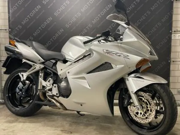 2002 Honda VFR 800 FI - € 3.750 (1/1)