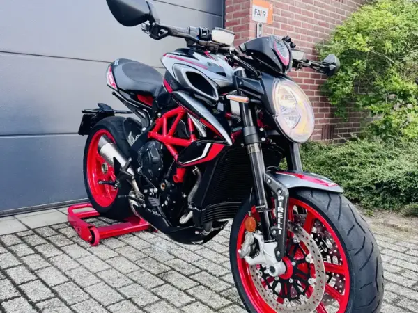 2021 MV Agusta Dragster - €20,500 (1/1)