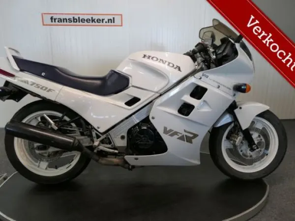 1986 Honda VFR 750 F - € 895 (1/1)
