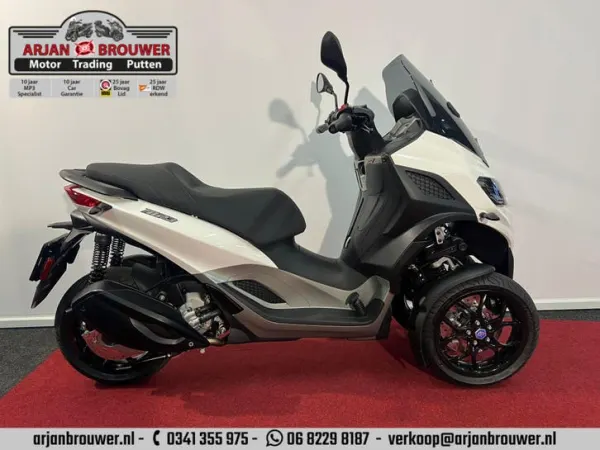 2026 Piaggio MP3 310 - €8,750 (1/1)