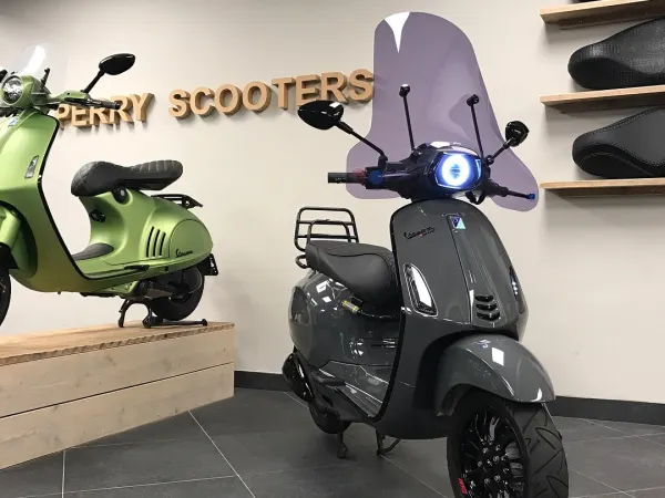 Bouwjaar onbekend Vespa Sprint Specialpaint Nano Grey Porsche - € 5.750 (1/1)