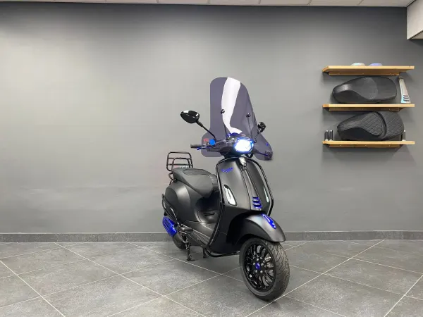 Bouwjaar onbekend Vespa Sprint Matzwart Special Candy Blue - € 5.099 (1/1)