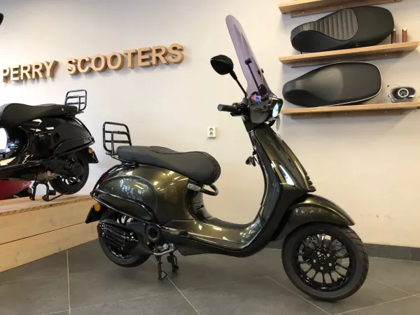 Bouwjaar onbekend Vespa Sprint Specialpaint Olive Green - € 5.999 (1/1)