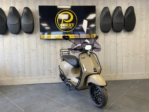 Bouwjaar onbekend Vespa Sprint Specialpaint Desert Sand Zandkleur - € 5.750 (1/1)