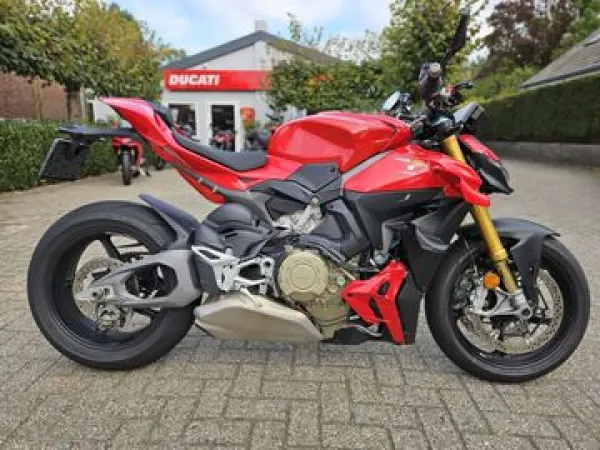 2025 Ducati Streetfighter V4 S - €25,350 (1/1)