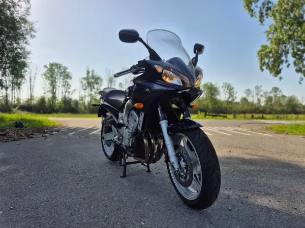 2004 Yamaha FZ 6 Fazer - €2,250 (1/1)