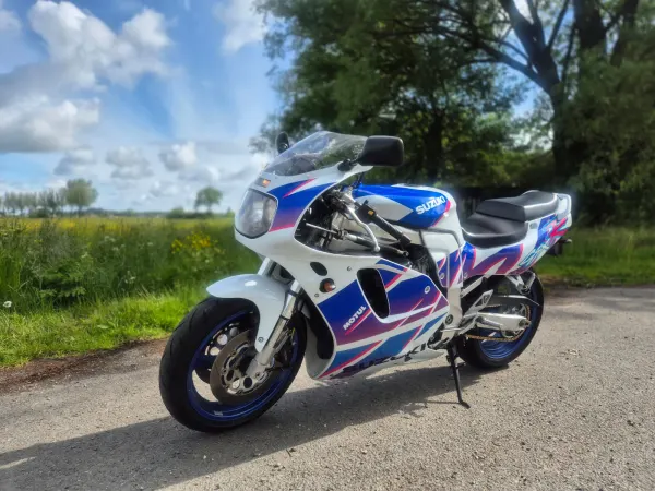 1992 Suzuki GSX R 750 - €2,500 · Bidding (1/1)
