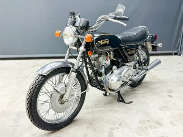 1975 Norton 850 Commando Mk3 “1.800 mls Since new” - € 17.850 (1/1)