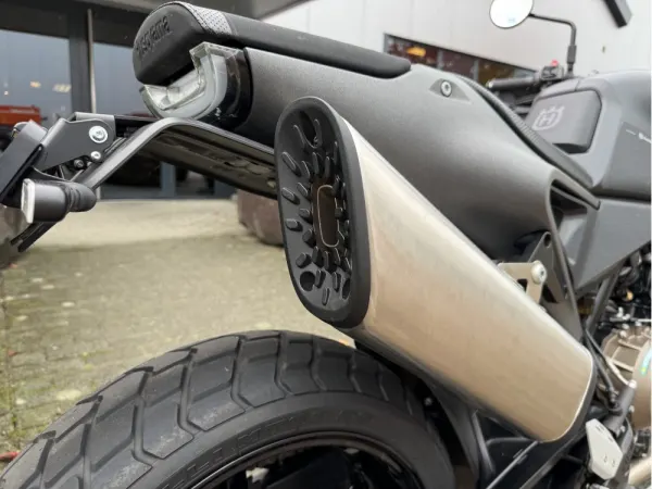 2024 Husqvarna 801 Svartpilen Zwart - € 9.995 (1/1)