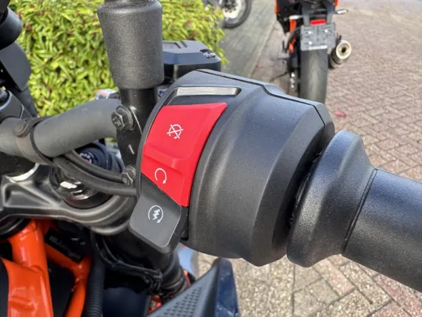 2024 KTM Duke 390 Orange ABS 24 - € 6.550 (1/1)