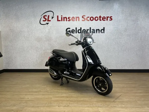 2019 Vespa GTS HPE 300cc Zwart - €5,195 (1/1)