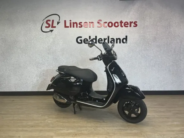 2017 Vespa GTS 300cc Zwart - €4,195 (1/1)