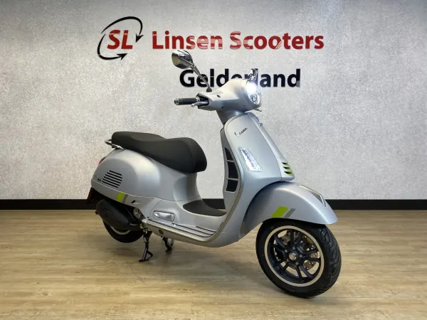 Bouwjaar onbekend Vespa GTS Super Tech 300CC HPE Grigio Entusiasta Matt - € 7.899 (1/1)