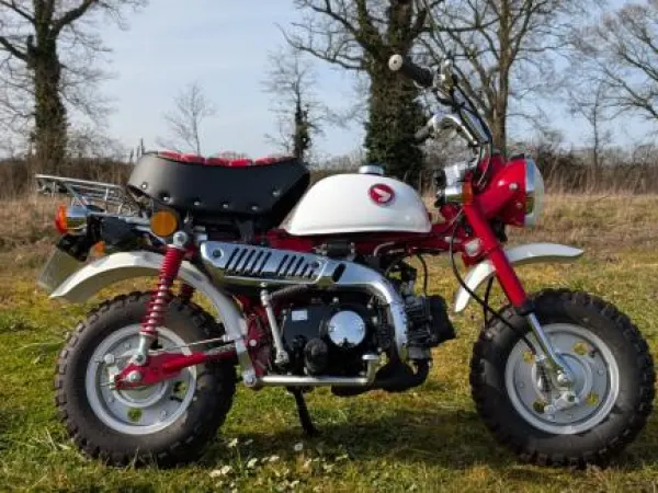2017 Honda Z50 Monkey Limited Edition 2017 Only From New - € 6.450 (1/1)