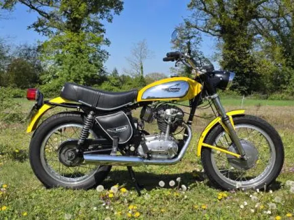 1974 Ducati 250cc OHC Scrambler 1974 Restored to as New Condition Dutch Registration Papers - € 6.450 (1/1)