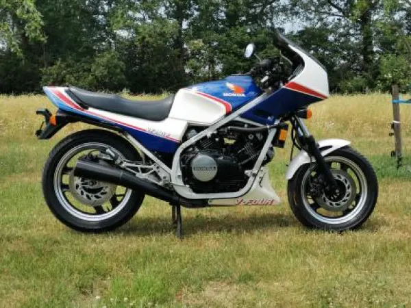 1984 Honda VF750F From - € 2.400 (1/1)