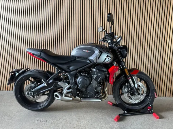 2022 Triumph Trident 660 (bj 2022) - € 7.295 (1/1)