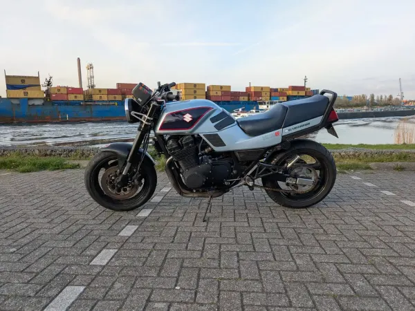 1984 Suzuki GSX 1100 - € 3.750 (1/1)