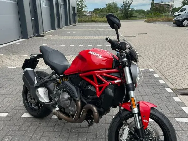 2018 Ducati Monster 821 - € 5.900 · Bieden (1/1)