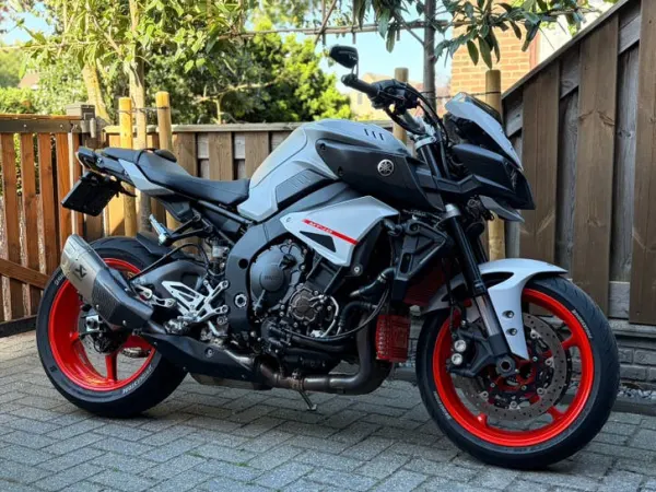 2021 Yamaha MT-10 2021 NL Motor Akrapovic Quicksift Cruise ABS - € 12.988 (1/1)