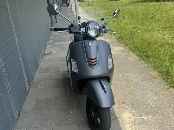 2017 Vespa GTS Super 300 - € 4.500 (1/1)