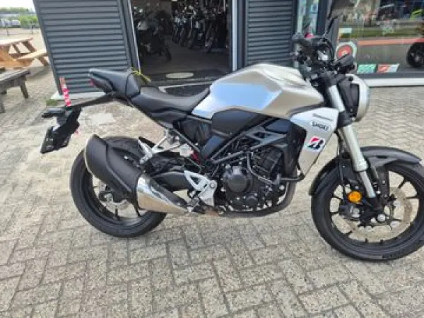 2018 Honda CB 300 R - € 4.249 (1/1)