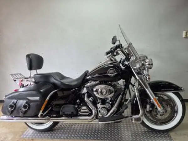 2010 Harley-Davidson Road King Classic FLHRC - € 14.999 (1/1)