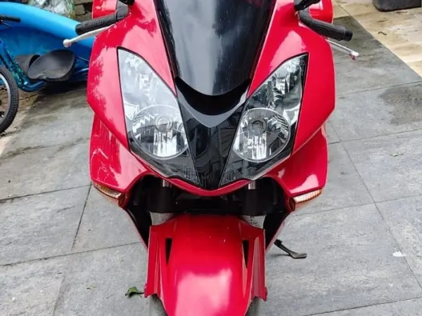 Bouwjaar onbekend Honda VFR 800 - € 3.200 · Bieden (1/1)