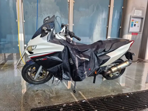 2014 Aprilia SRV 850 - € 4.250 (1/1)