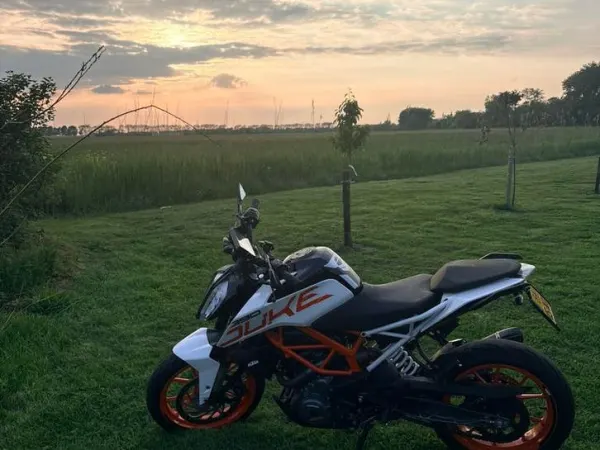 Bouwjaar onbekend KTM 390 Duke - € 4.250 · Bieden (1/1)
